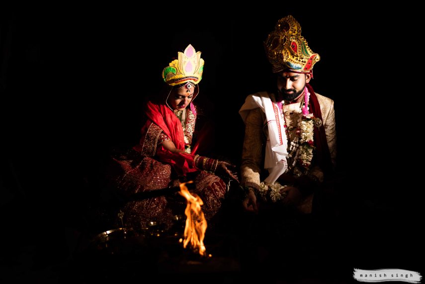 couple photo during hindu marriage ritual